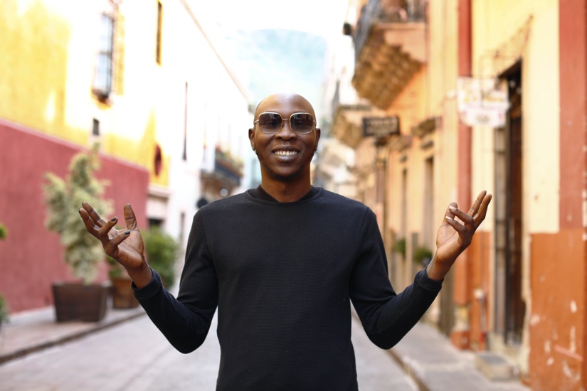 Seun Kuti celebra el poder femino