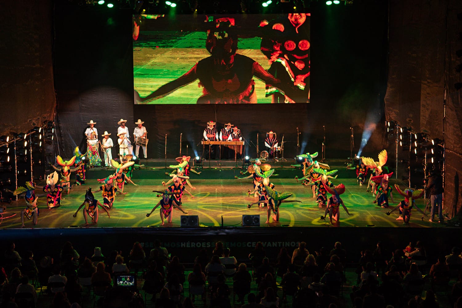 ARTE URBANO Y BALLET FOLKLÓRICO REFLEJAN PENSAMIENTO Y TRADICIÓN EN EL FIC 49