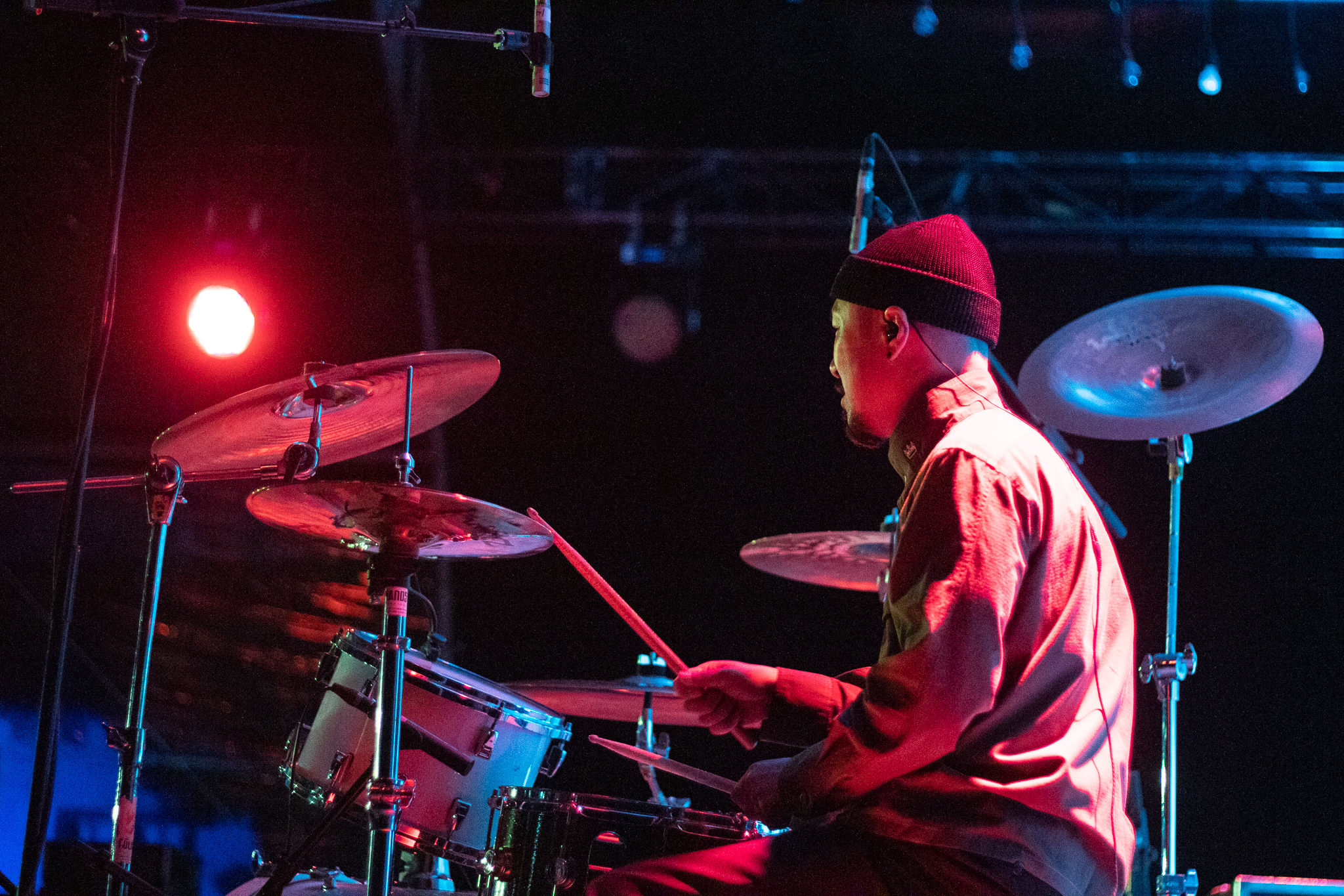 Jazz, rock y ópera griega sensibilizan el oído de la audiencia cervantina