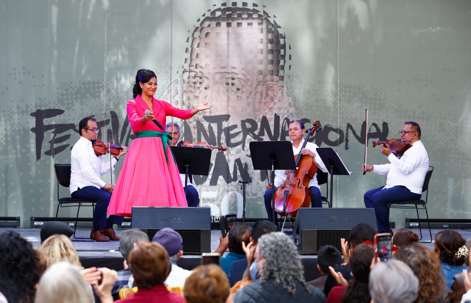 El FIC 50 deleita con música popular y nacionalista mexicana y reflexiona sobre el devenir teatral 