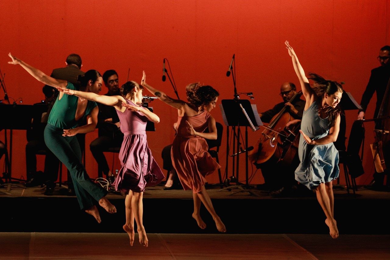 Teatro infantil, circo callejero, danza contemporánea y pop diversifican la oferta del FIC 50